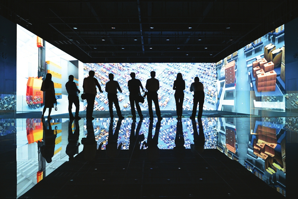 百名新华社签约摄影摄像大咖在济采风—— 济南之美摄心魄济南之韵气卓然