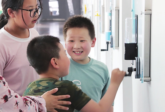 乘地铁、寻泉水，鹊山小学一路精彩