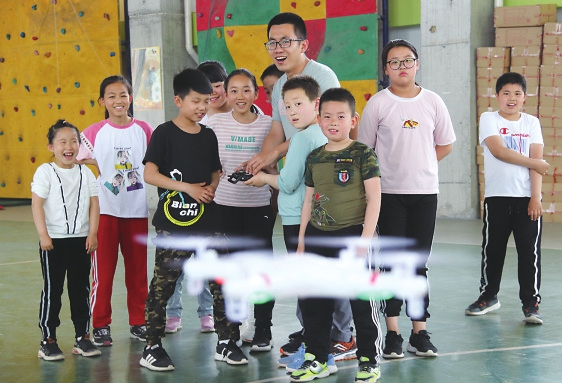 乘地铁、寻泉水，鹊山小学一路精彩