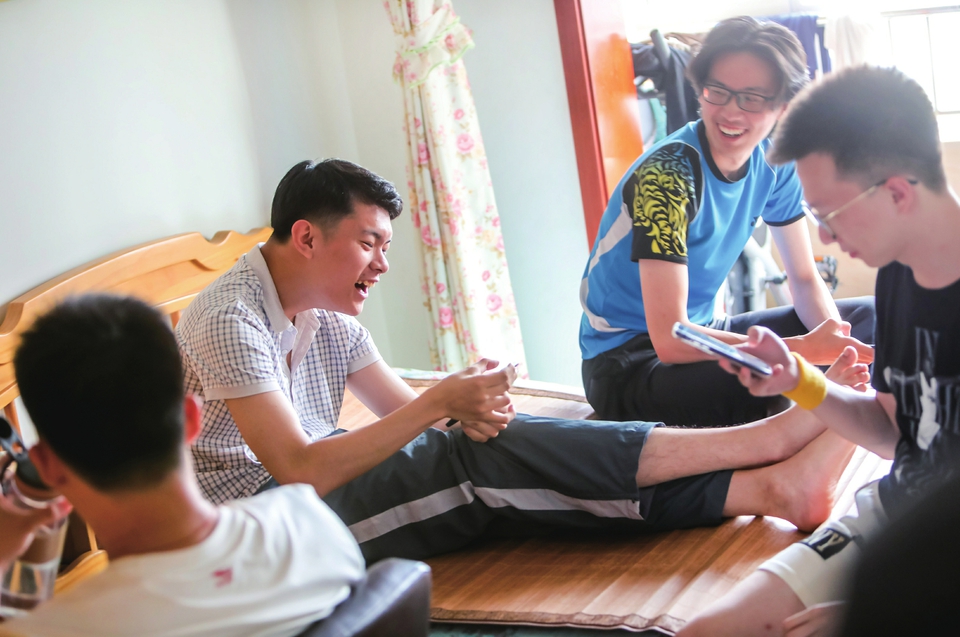 “最后离场高考生”：我和他人，没有不同