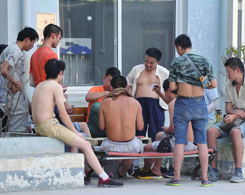 高温下的“膀爷”