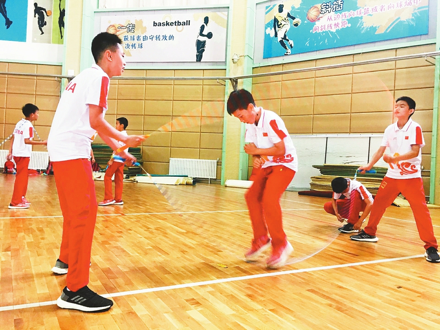 济南“小将”跳出世界大名堂 辅仁学校18名跳绳队员带回五项世界杯冠军