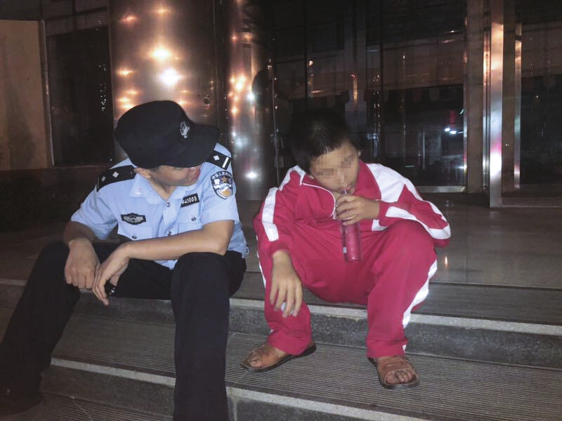 为了散心,德州13岁少年深夜自驾去青岛 在济南被民警拦下
