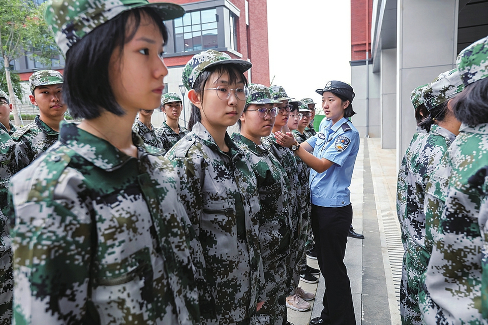 “省实验+”济南新航实验外国语学校迎首批新生 智慧黑板加黑匣子剧场 满是“黑科技”