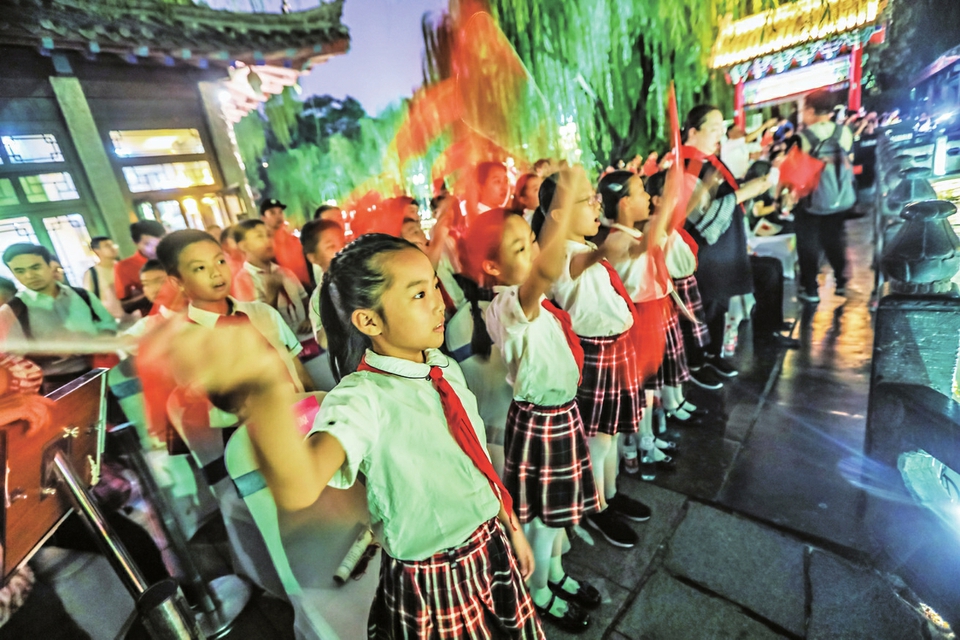 各界人士畅谈泉水节： 泉水奔流，是济南发展最好的见证