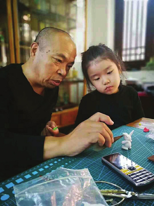 用大型面塑还原济南战役瞬间 献礼新中国成立70年 面塑艺人耗时4个月完成《打进济南府》