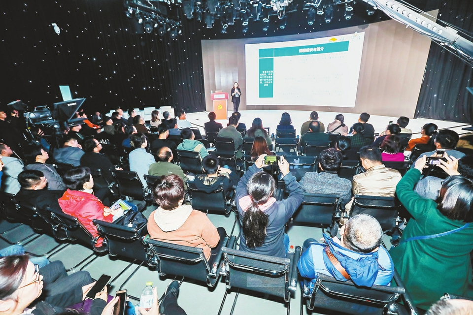 济南报业解读新高考公益讲座直击问题引家长共鸣 高中生涯规划应从“现在”开始