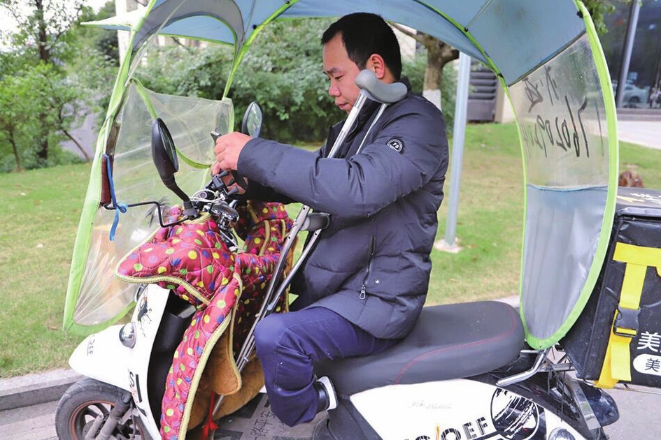 送下这份外卖有多难？外卖小哥“打47个电话等1小时”事件引热议