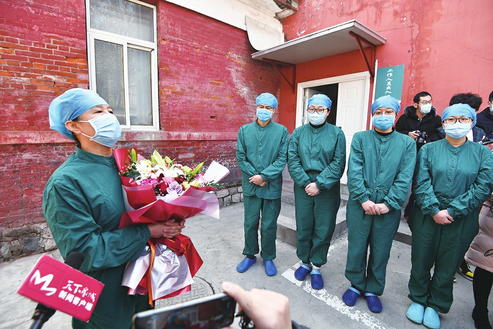 济南市传染病医院首批60名医护人员休整后重返战场 第二批40人进入休整期 