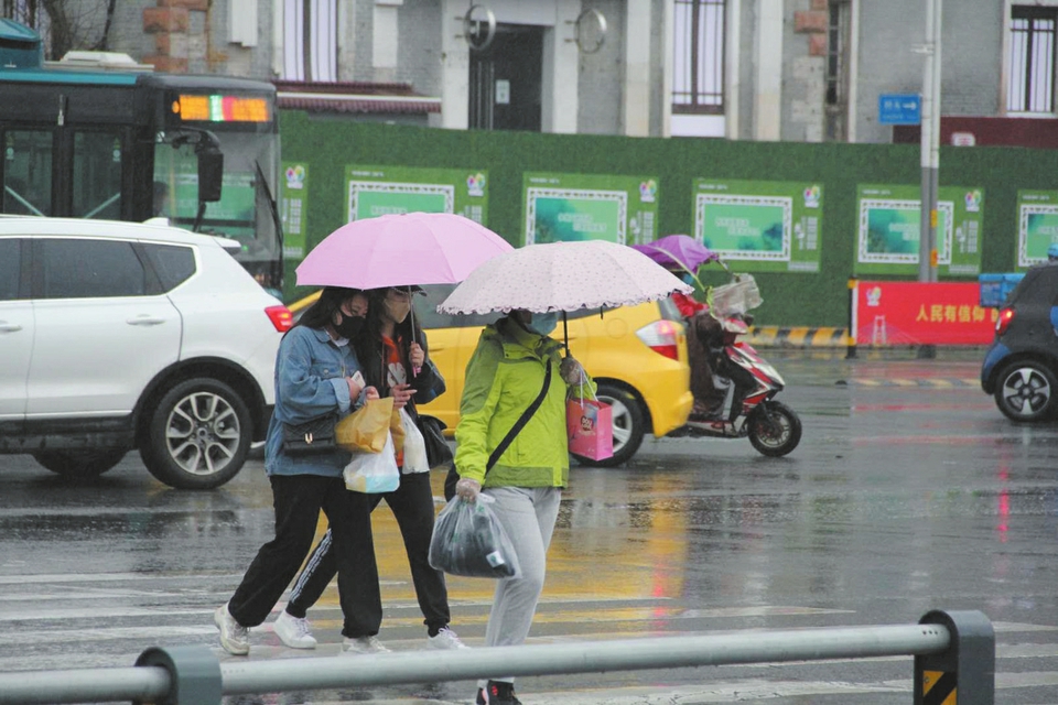 “问君能有几多愁，恰似没穿秋裤遇寒流” 济南重回“三九寒”今最低气温-1℃