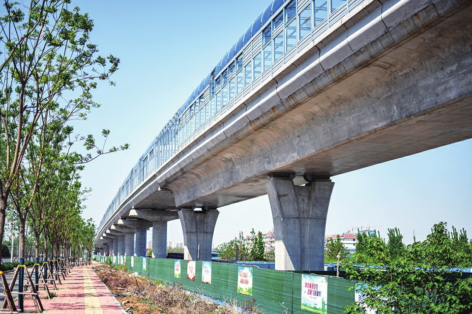 济南R2线唯一高架轨道主体完成，长仅千米