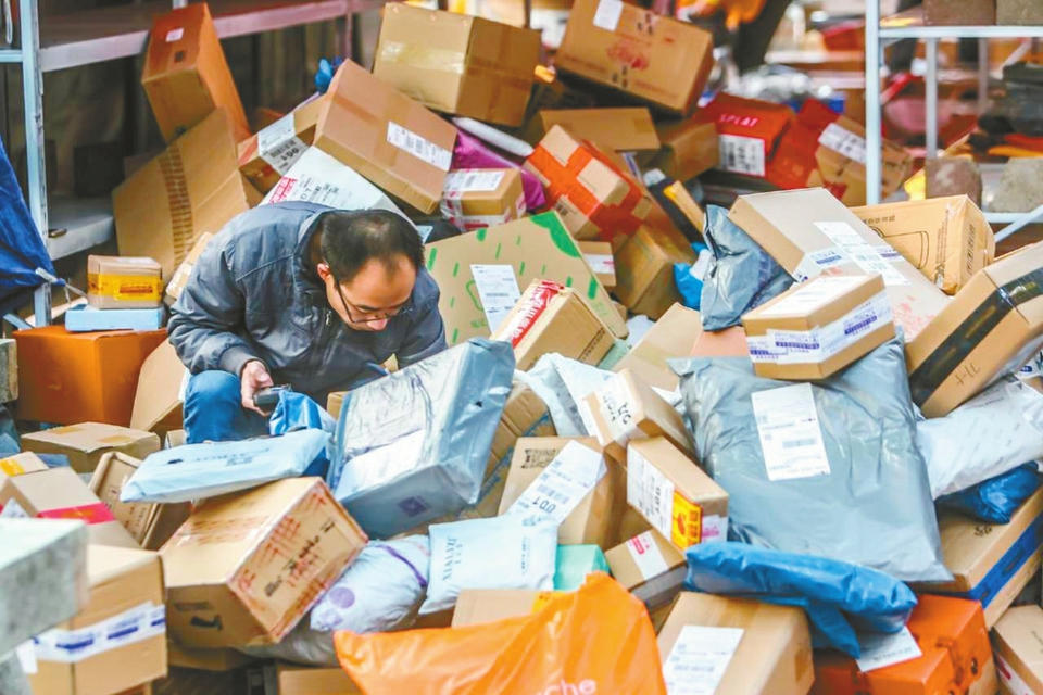 几家快递公司正变着花样上着热搜 快递要涨价了？济南快递小哥这样说