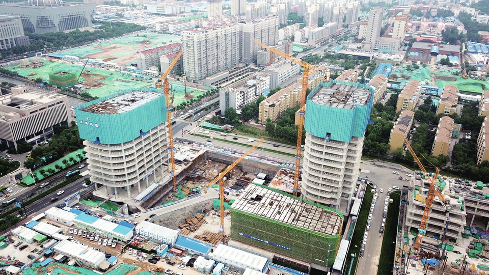 中央商务区集团勇做项目建设生力军、招商引资先锋队—— “定制化”招商 引凤来“筑巢”