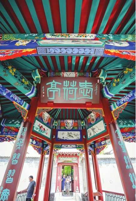 传统四合院的典范 万竹园前世今生故事多 作为山东传统四合院的典范性建筑，有关万竹园的前世今生，说起来也有很多故事。