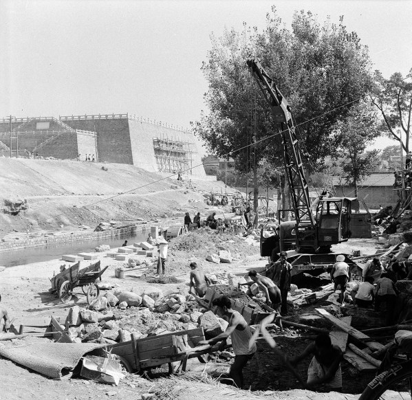 解放阁出“阁”记