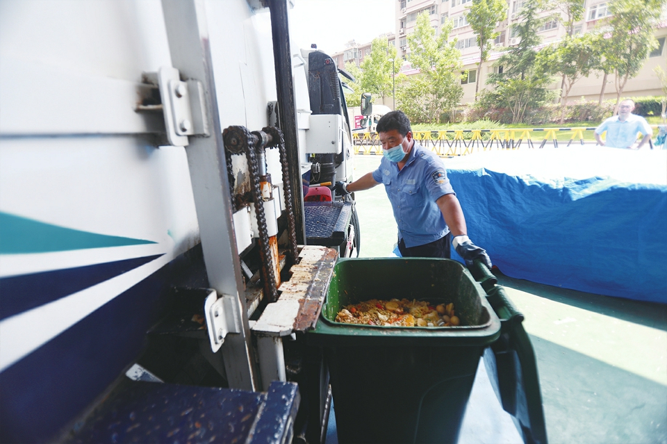 济南7月主城区餐厨垃圾日收量约250吨 记者跟随收运员探访“垃圾去哪了”