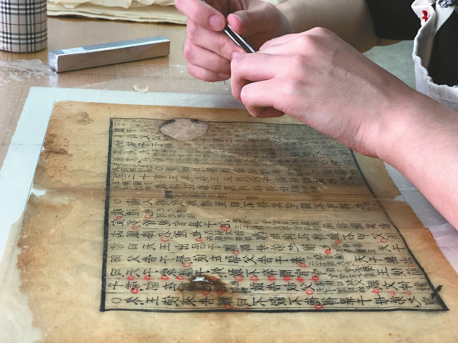 【践行社会主义核心价值观】90后“守艺人”:他们留在济南，坚守“小众”的核雕、古籍修复、遗址考古