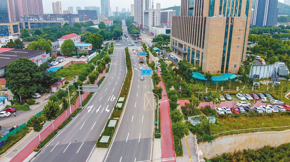 济南打造“无护栏城市”城市，为何还有护栏？交警这样回应