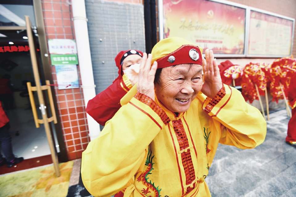 视觉：济南78岁老太带队舞龙14年